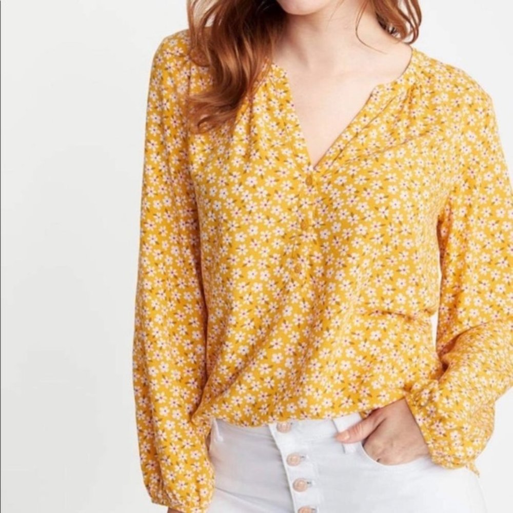XL Old Navy yellow floral blouse